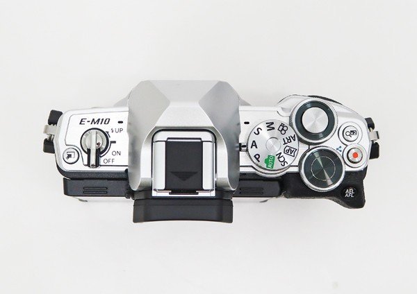 ◇美品【OLYMPUS オリンパス】OM-D E-M10 Mark IV EZダブルズーム