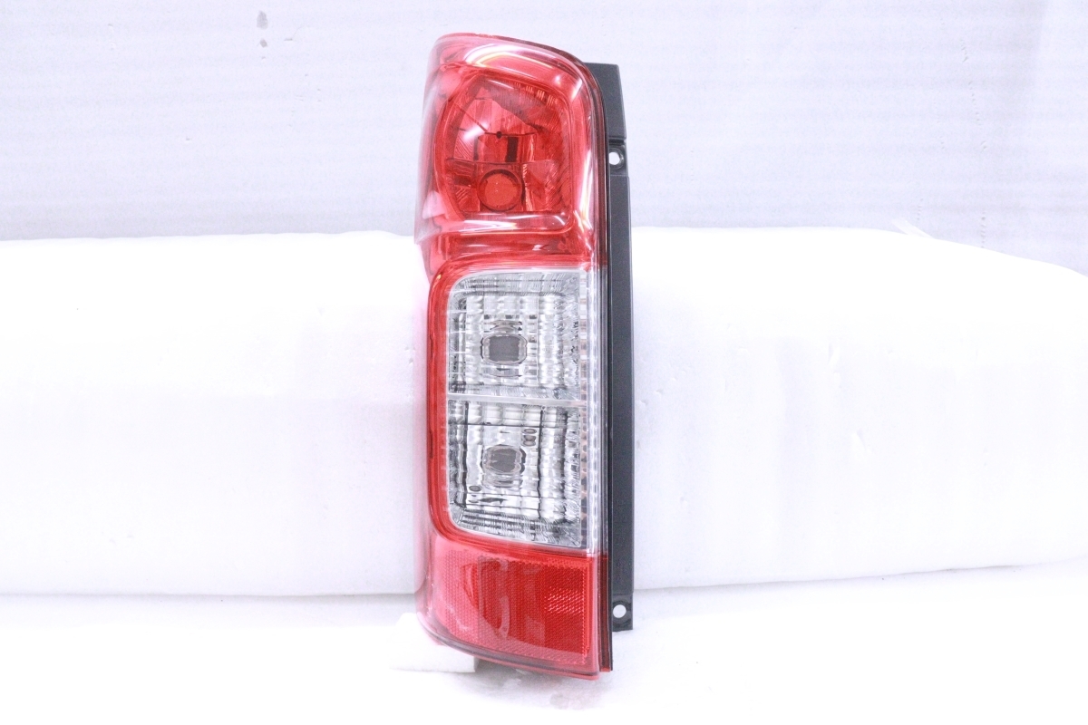 NV350 キャラバン E26 前期用 LEDテールランプ 後期ルック純正タイプ