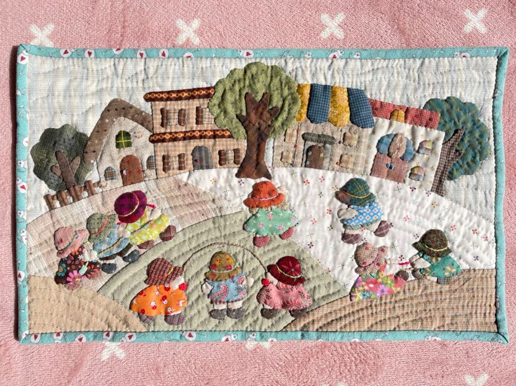 スーちゃんのハンドメイドのタペストリー 「スウィートタウン」手作り