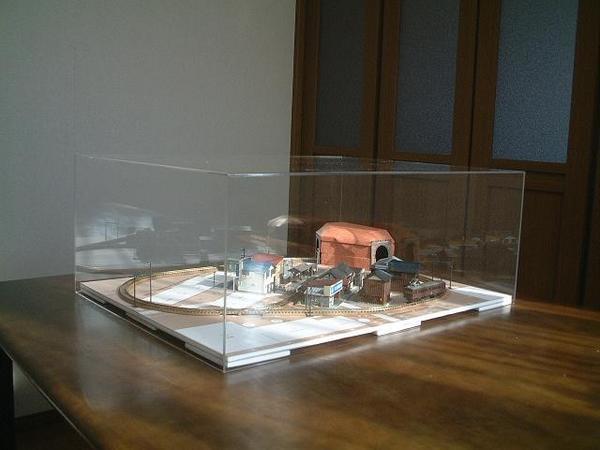 週刊昭和の鉄道模型をつくる アクリルケース 昭〇の鉄道模型をつくる」