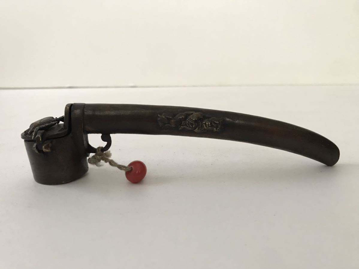 ♦矢立 江戸時代 真鍮製 銅器 銅製 蟹 馬 紋様 古美術品 骨董品 矢立 銅製 木製 3本 ※木製破損あり カニ 馬 / 古美術 骨董 古道具 文具