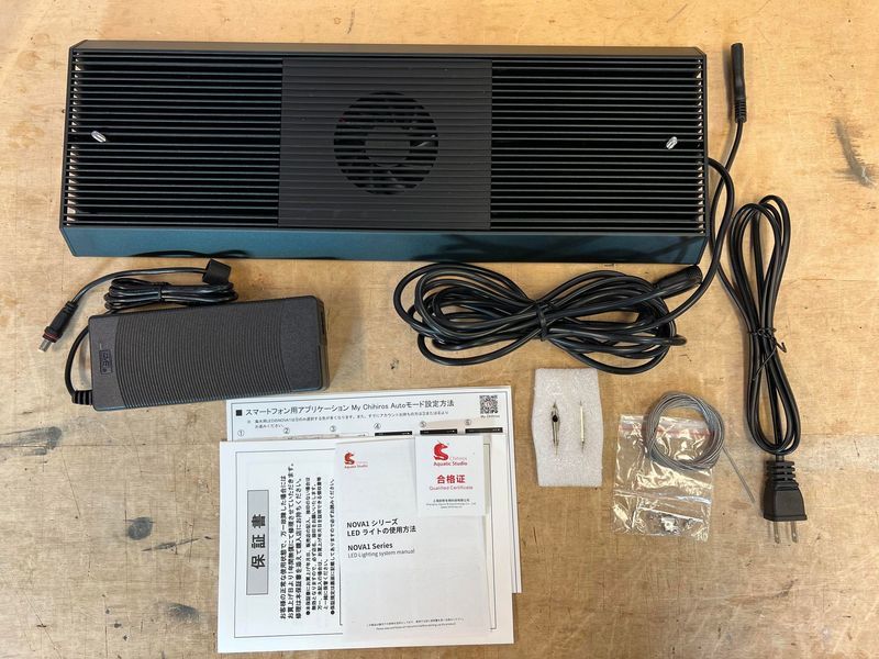 ◇ Chihiros チヒロ VIVIDⅡブラック RGB 中古 シェード付き （2