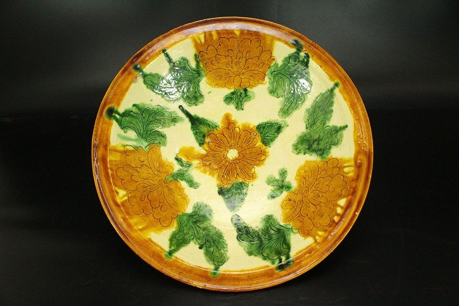 銀閣】中国美術 唐三彩 刻蓮花紋 折口碗 φ18cm 旧家蔵出(YC25