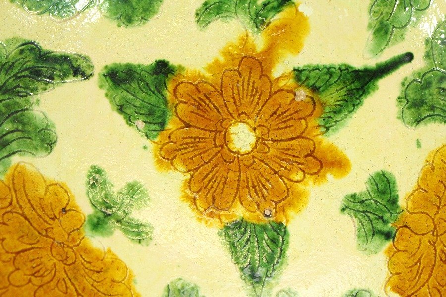 銀閣】中国美術 唐三彩 刻蓮花紋 折口碗 φ18cm 旧家蔵出(YC25