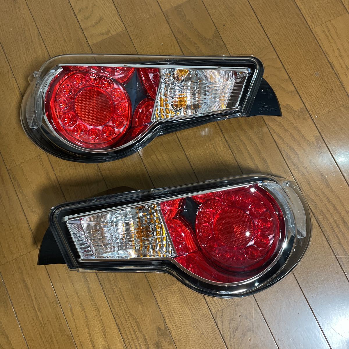 TOYOTA 86 ZN6前期型 ⁄ 純正テールランプ 左右セット バックフォグ