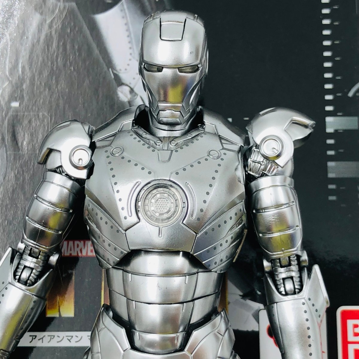 中古品 S.H.Figuarts フィギュアーツ アイアンマン マーク2