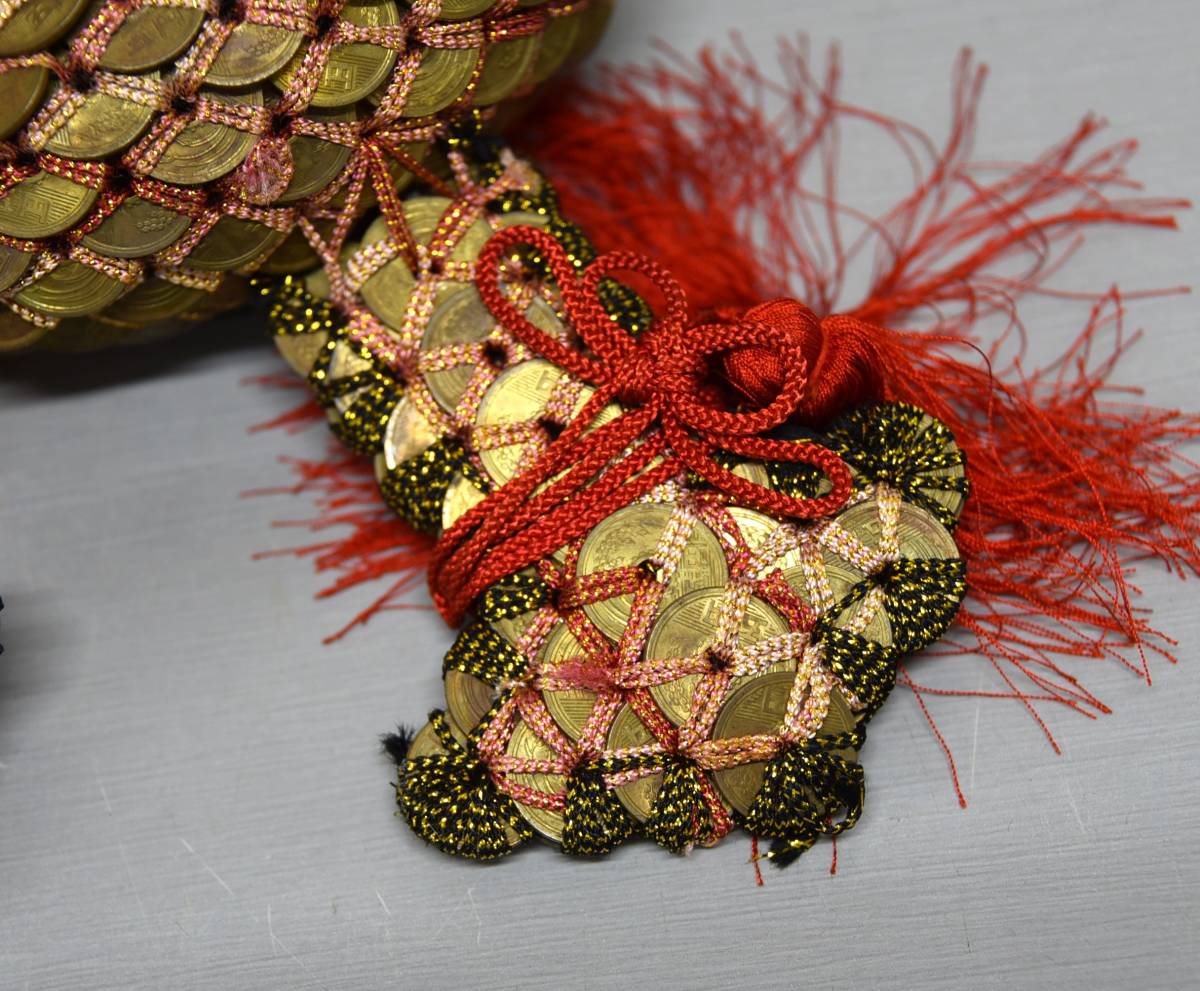 五円玉コインアート置物 骨董品 開運 打出の小槌 縁起物 鶴 亀 | フリマアプリ ラクマ JY2-54【現状品】五円細工 打出の小槌  2個セット｜置物・インテリア・工芸品・縁起物・招福｜五円玉作り｜保管品