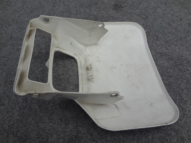 ♪ホンダ XLR250R MD20 ライトカウル 白/青 MD22 ライトケース