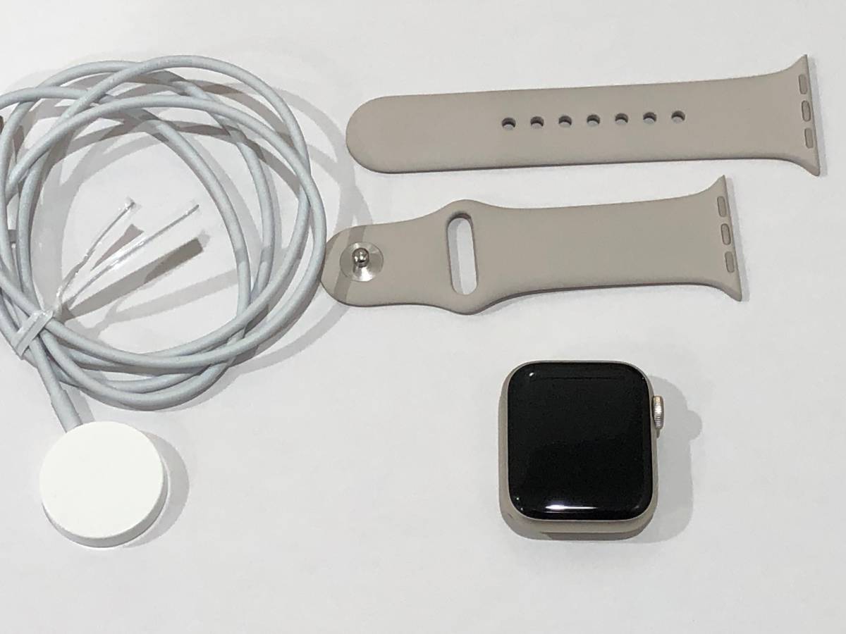 新作，セール □美品□Apple Watch SE(第2世代) GPS 40mm スターライト