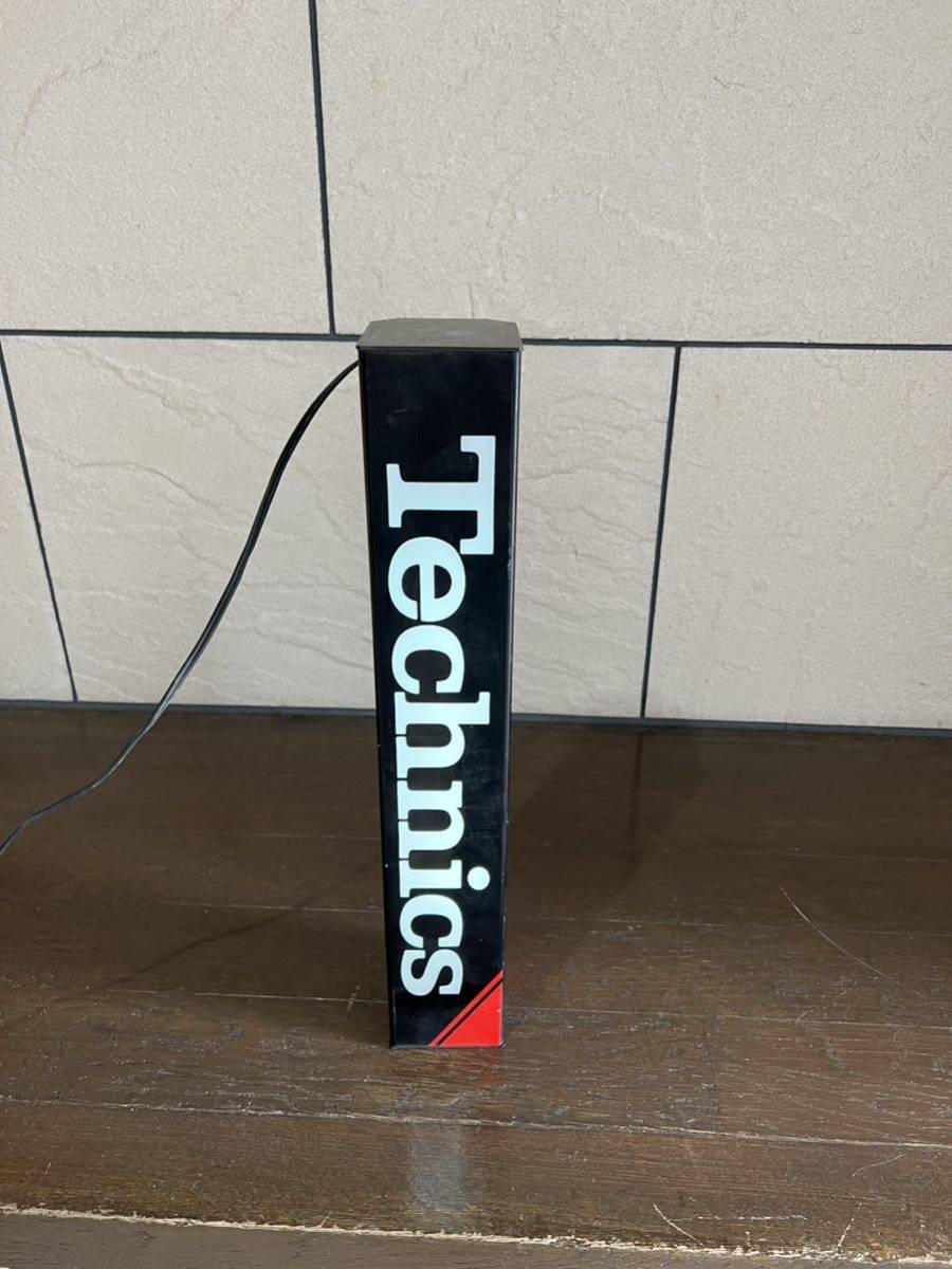 Technics テクニクス 販促用電光看板 テクニクス 看板の 昭和テイストな電飾看板で視線を集める！看板