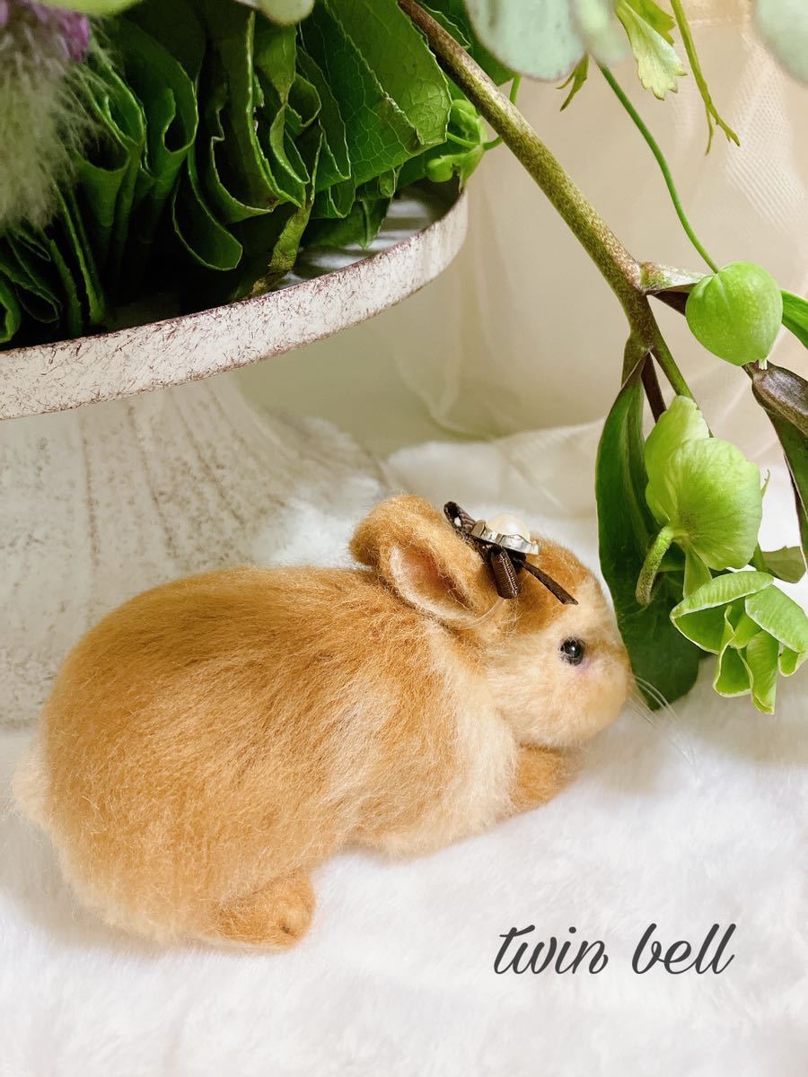 twin bell 羊毛フェルト うさぎ　ハンドメイド プレゼント　ぬいぐるみ　インテリア