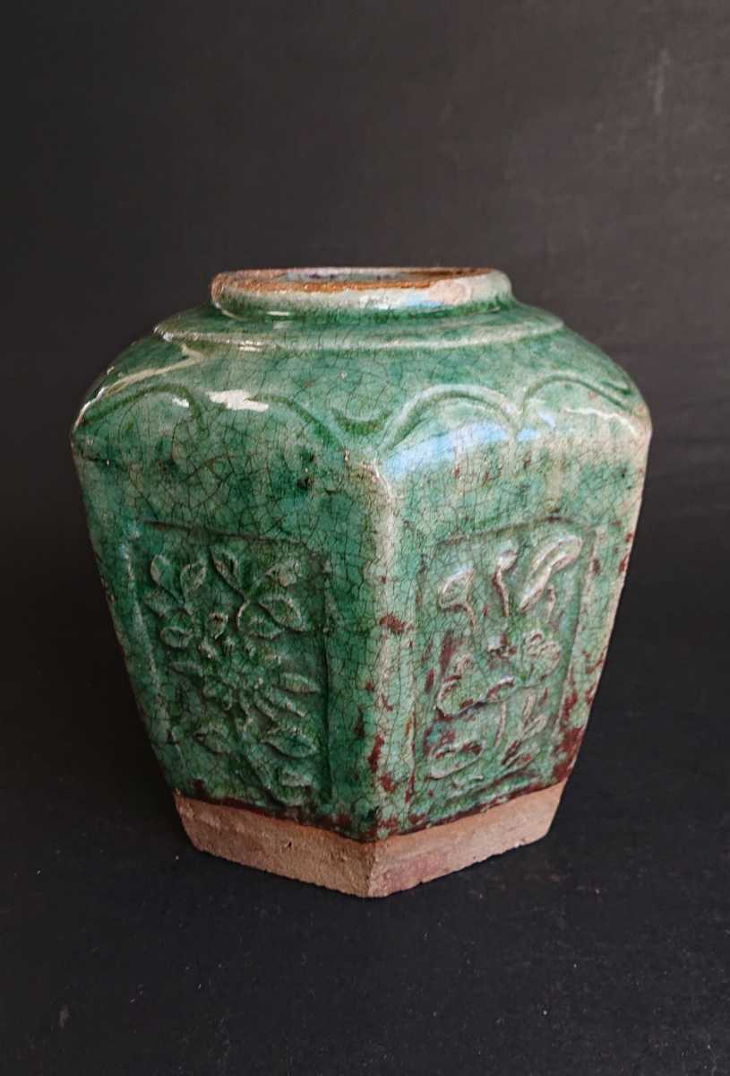 花瓶■清朝緑釉六角茶壷 石湾窯 宜興窯 浮彫紋窓絵花唐草 古玩 時代物 骨董品■ 中国 陶磁 やきもの 緑釉 六角壺 石湾窯 宜興窯 浮彫紋窓絵 書の入札