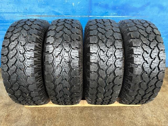 D】メーカー不明 レンコンホイール 15インチ アルミ付きタイヤ マッド 