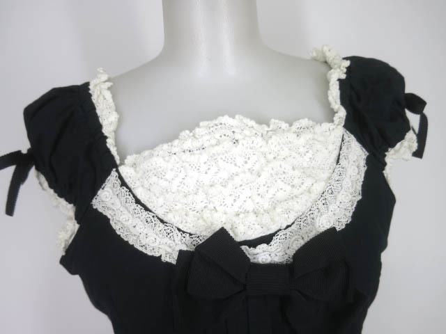 BABY， THE STARS SHINE BRIGHT 花車刺しゅう ジャンパースカート