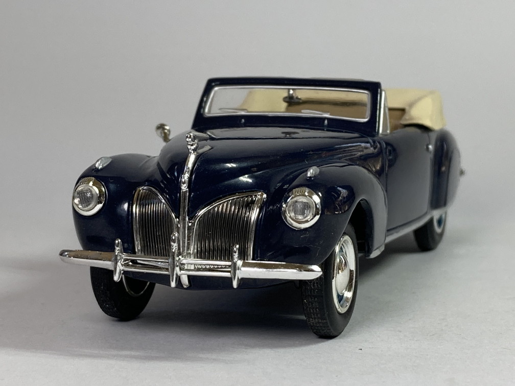 72 Lincolnリンカーン Continentalコンチネンタル 1/43