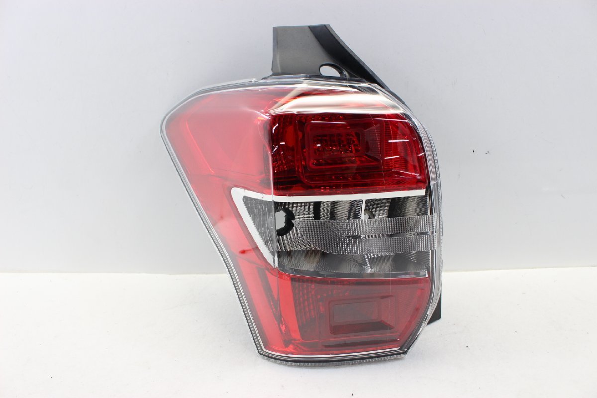 美品/破損無 フォレスター SJ5 LED テールライト 左 左側 イチコー