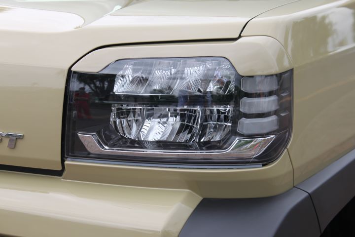 タフト　LA900S 系　アイライン　Ｔ－１　塗装済