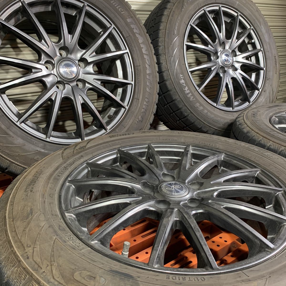 バリ溝 225/65R17 TOYO スタッドレスタイヤ 4本セット バリ溝 225