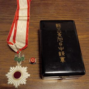 勲三等旭日中綬章 旭日章 勲章 略綬 日本 メダル 共箱 希少 レア 