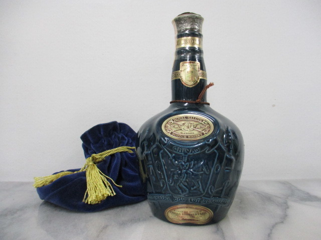 飲料・酒 A1454-27/ロイヤルサルート21年/スコッチウイスキー/青陶器ボトル
