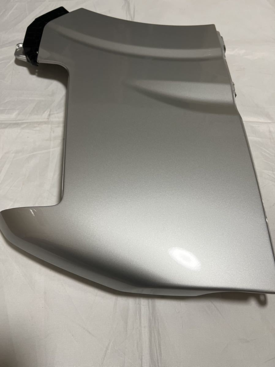 美品 DA17V 右フェンダー Z2S シルバー 銀 フロントフェンダー