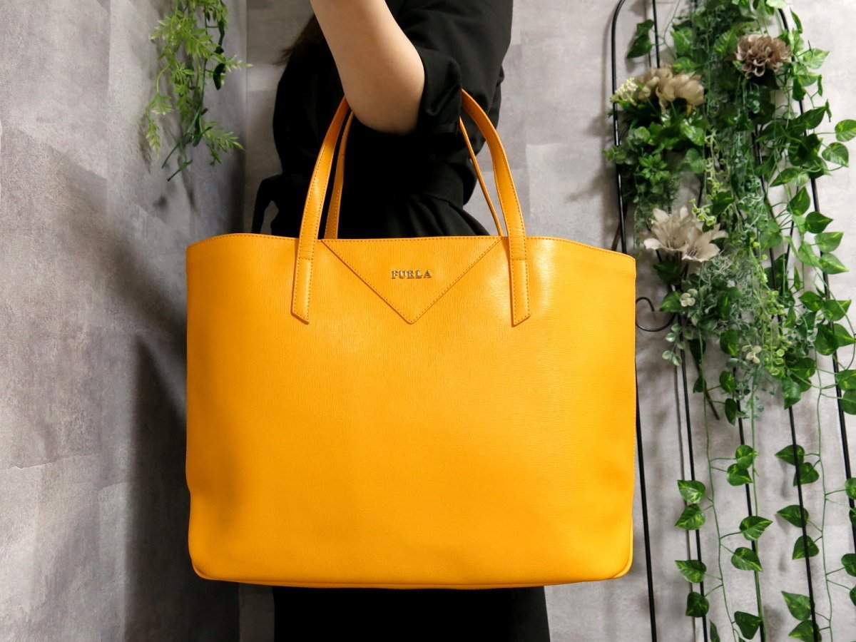 ○超美品○FURLA フルラ○カーフ レザー 本革○トート バッグ 