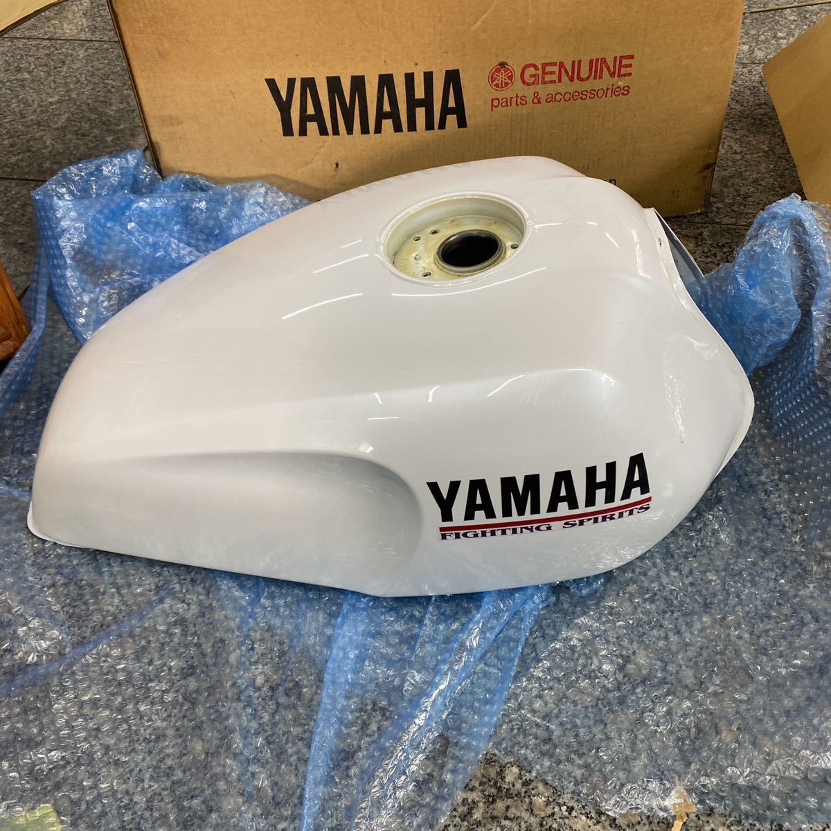 XJR400 タンク4HM（YAMAHA ヤマハ XJR400 4HM 純正 タンク 4HM 刻印 修 