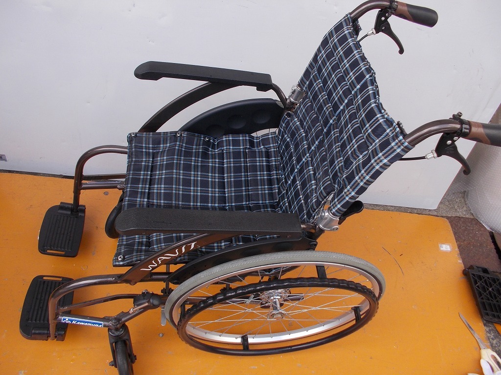 WAVITシリーズ WA22-40 ノーパンクタイヤ 自走介助兼用 車椅子 車いす