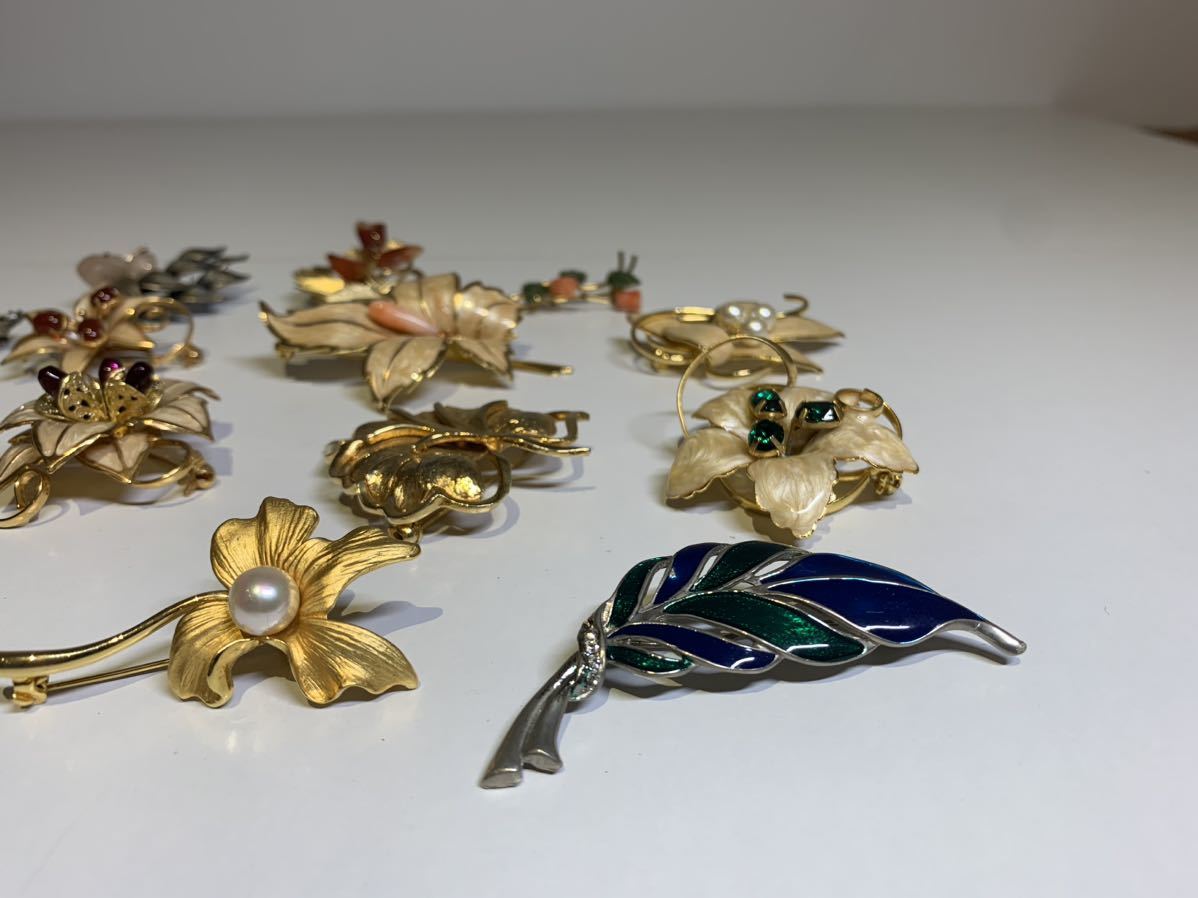 低価，人気セール アクセサリー　ブローチ　花　大量　まとめ　ジャンク　メッキ　1円スタート