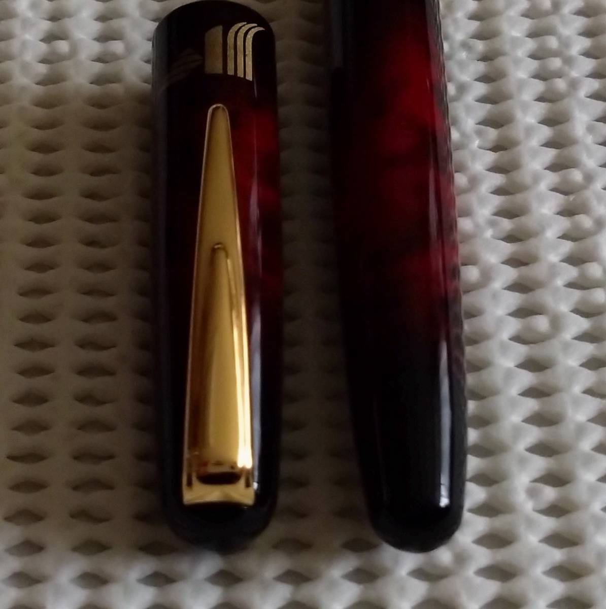 トンボ Tombow＊ ZOOM 909bw型 赤茶軸 水性ボールペン(ボールペン