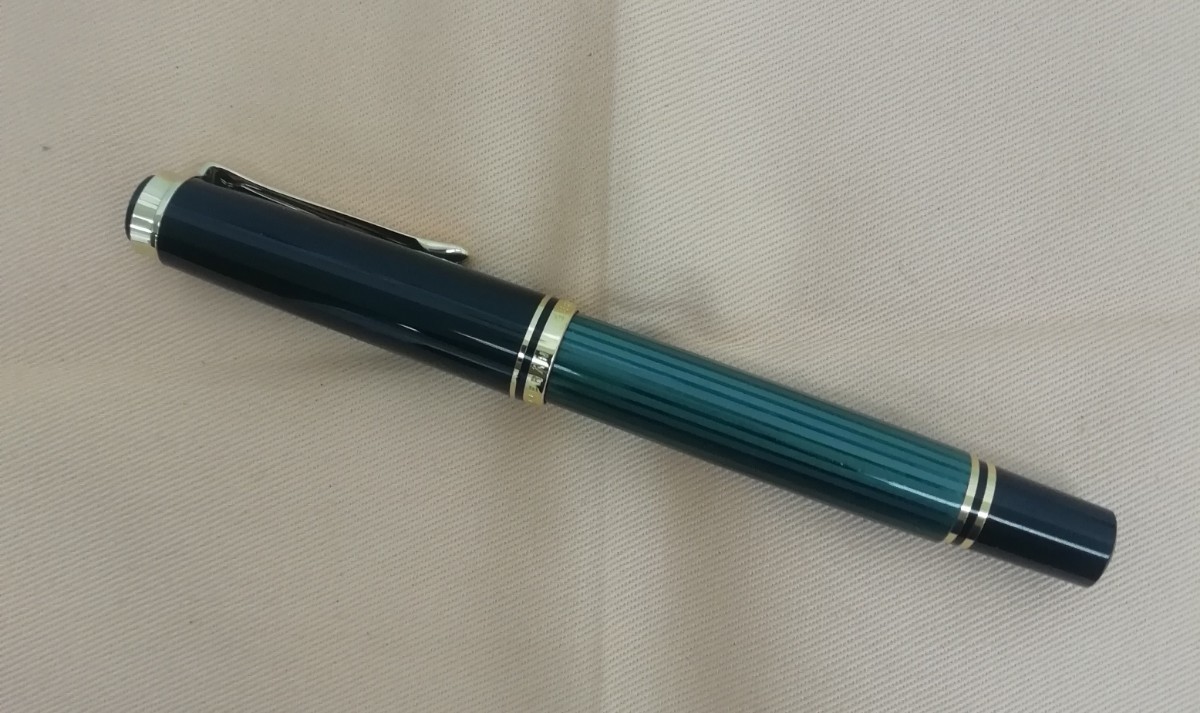 ペリカン社万年筆 ス—ベレ—ン 14C-585 Fと青インクセット 文房具 【品】 Pelikan ペリカン 万年筆 ペン先 14C-585 F 筆記用具