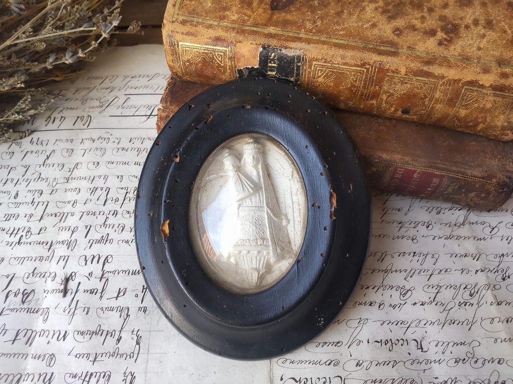  フランス アンティーク ナポレオン３世 木製 オーバル 黒フレーム マリア彫刻 小振り ドームガラス １９世紀(その他)｜売買されたオークション情報、yahooの商品情報をアーカイブ公開 - オー その他