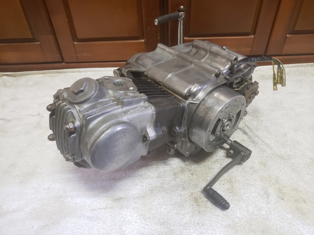 ST50ダックス4速純正ノーマル6Vエンジン浮き文字クラッチカバー！キックチェンジペダル付き!検索用語　希少　当時　モンキー　シャリー　70