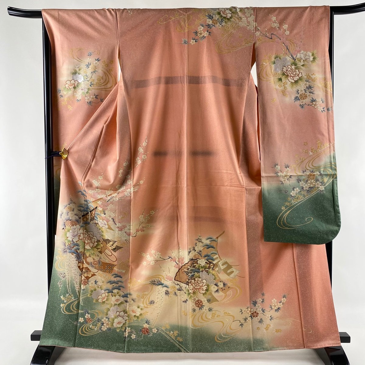 ☆振袖セット☆金駒刺繍 金彩加工 本紋地紋 椿 花々 霞文（帯・襦袢