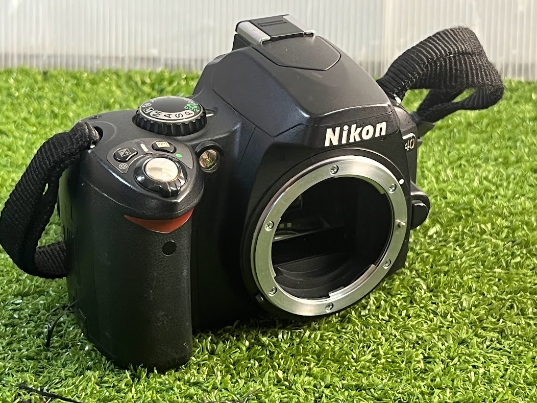 Nikon Nikon デジタル一眼レフデジカメ D40 ボディ 他社製充電器 Nikon Nikon デジタル一眼レフデジカメ D40 ボディ 他社製充電器