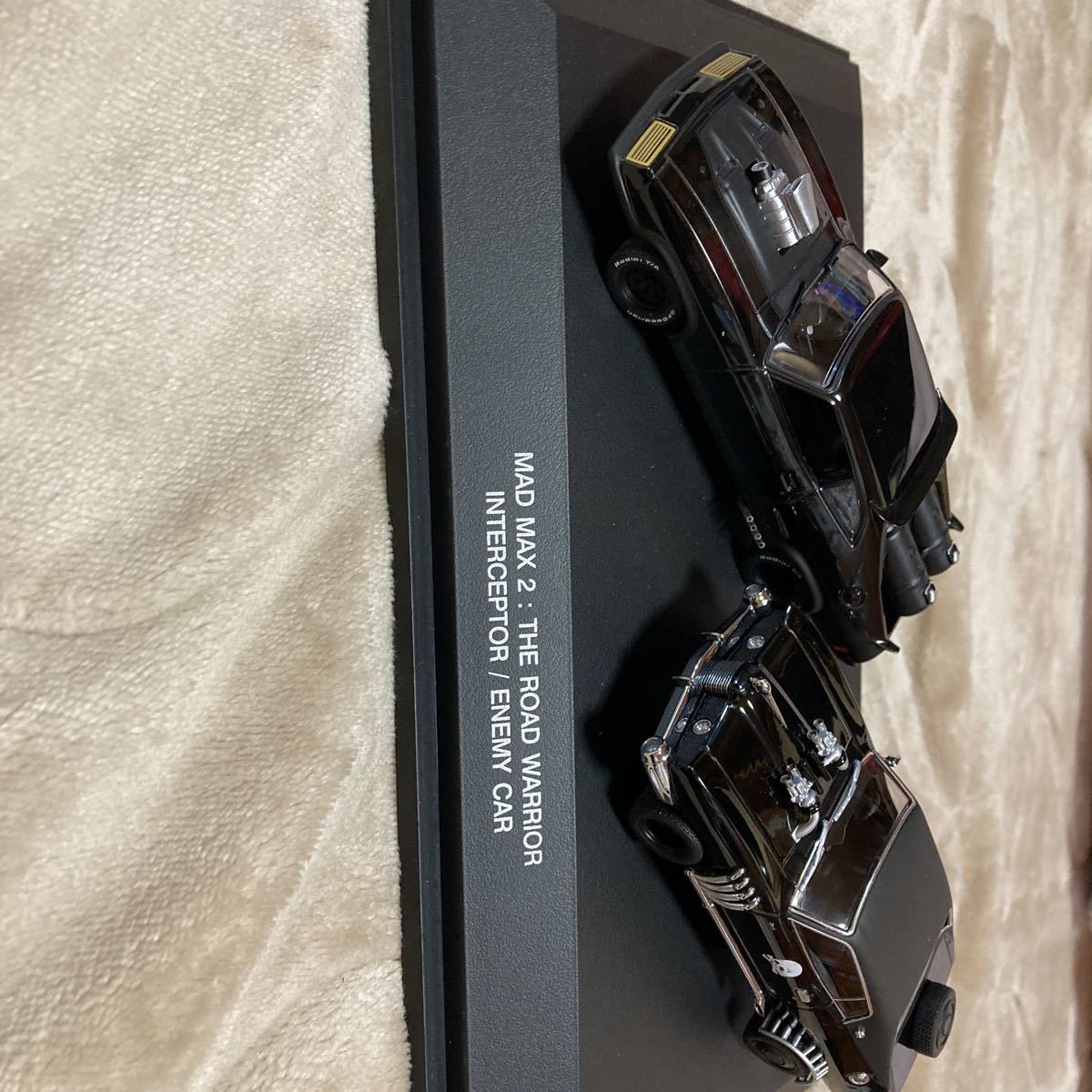 1:43 MAD MAX2 THE ROAD WARRIOR INTERCEPTOR/ENEMY CAR Road Mad Max