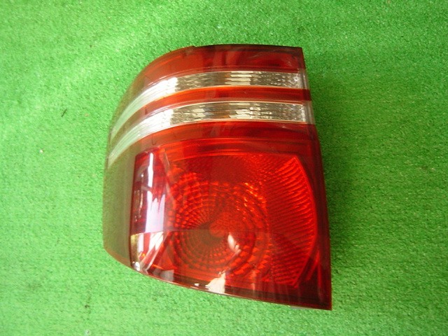 MNH10W アルファードG☆後期純正加工LEDテールレンズ☆ ☆送料無料☆2Z76【アルファードV MNH10W 後期】純正テールライト左
