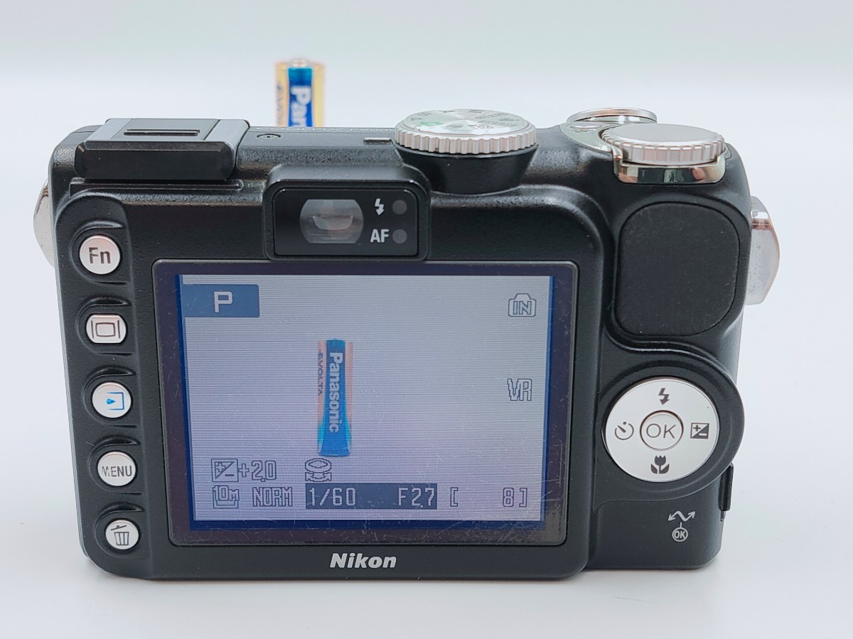 カメラ Nikon COOLPIX P5000 デジタルカメラ 本体 電池 充電器付