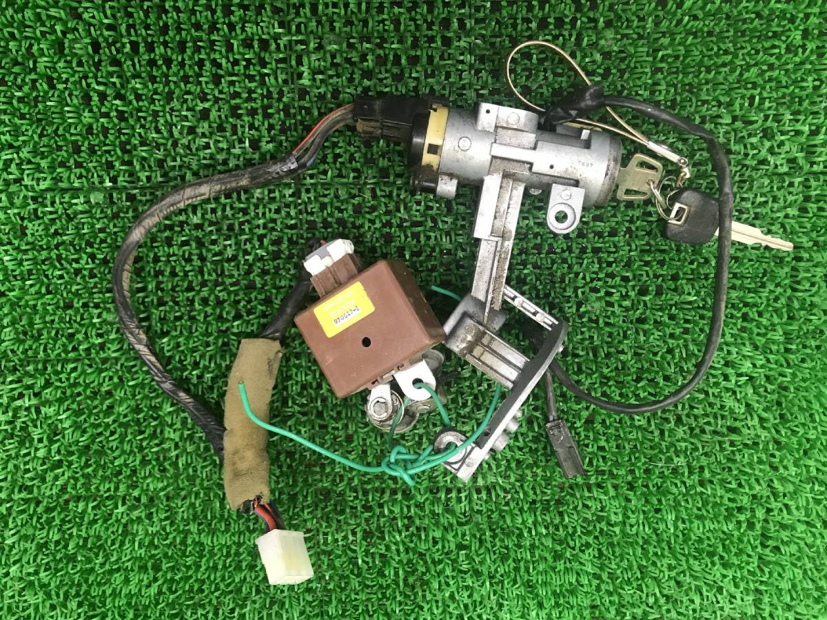 ☆送料520　1201　三菱 U42T　ミニキャブ　キーシリンダー　ユニット 鍵　メインキー　付き