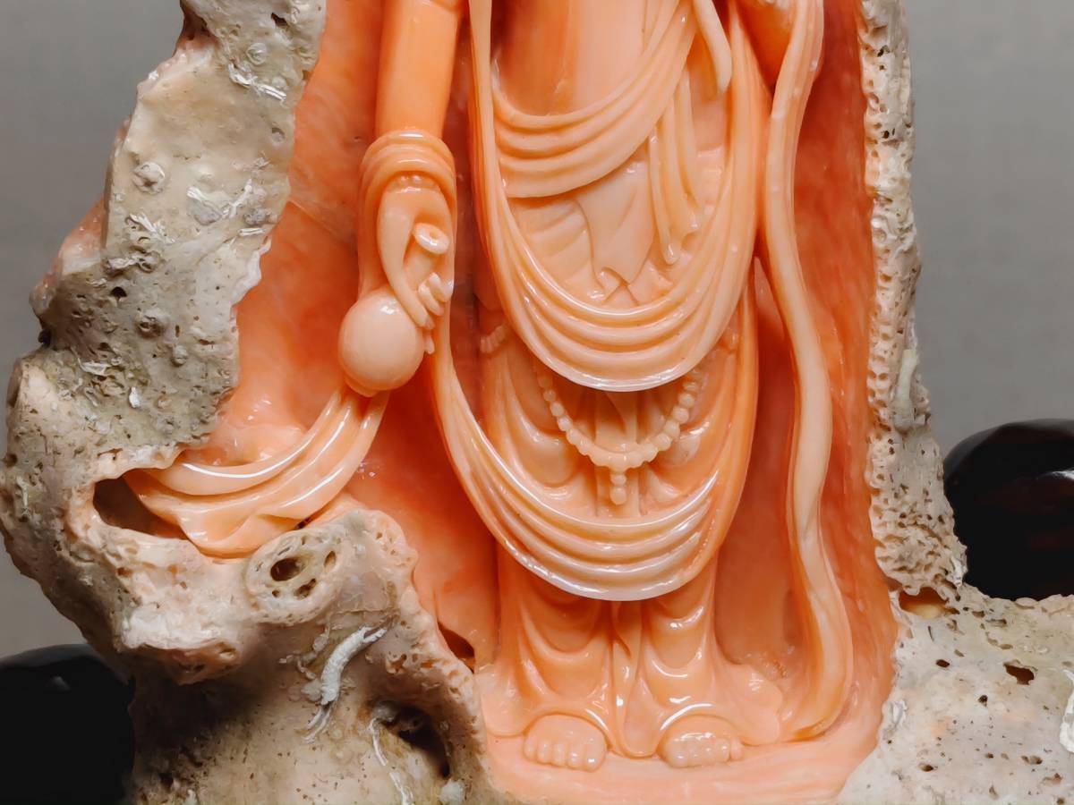 珊瑚彫刻 1.8kg 観音菩薩像 珊瑚 サンゴ コーラル 谷口康隆作 宝石