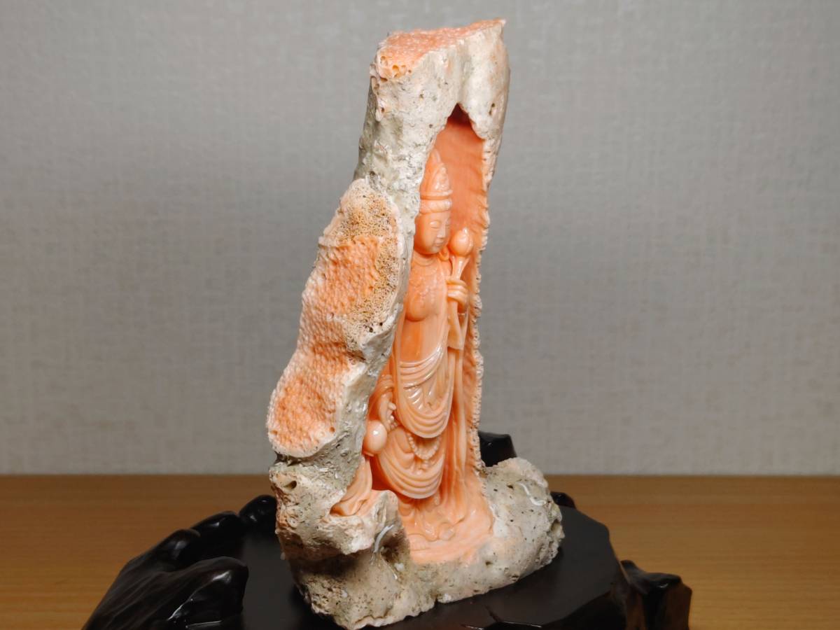 珊瑚彫刻 1.8kg 観音菩薩像 珊瑚 サンゴ コーラル 谷口康隆作 宝石