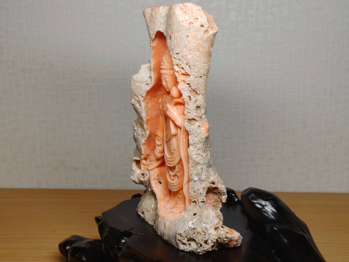 珊瑚彫刻 1.8kg 観音菩薩像 珊瑚 サンゴ コーラル 谷口康隆作 宝石