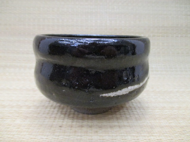 逸品 黒楽 茶碗 在銘 雪富士図 富士山 桐共箱 共布 裏千家