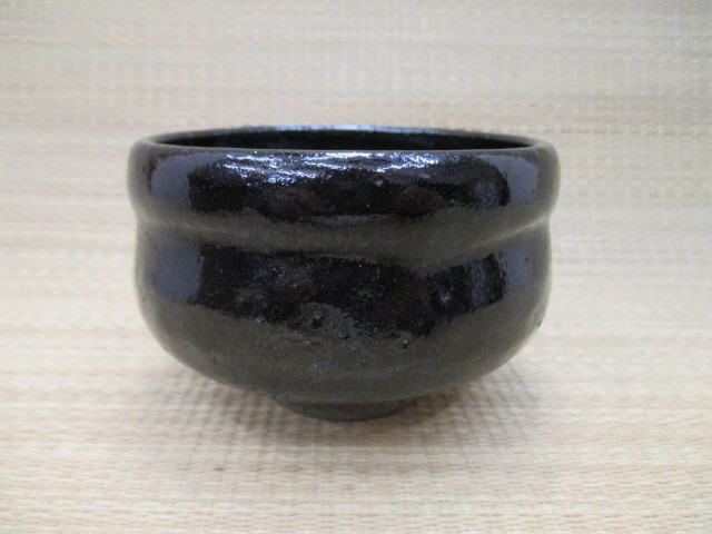 逸品 黒楽 茶碗 在銘 雪富士図 富士山 桐共箱 共布 裏千家 楽焼 古美術 