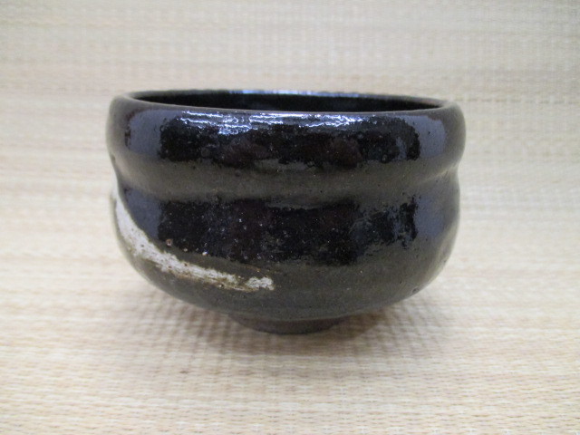 逸品 黒楽 茶碗 在銘 雪富士図 富士山 桐共箱 共布 裏千家