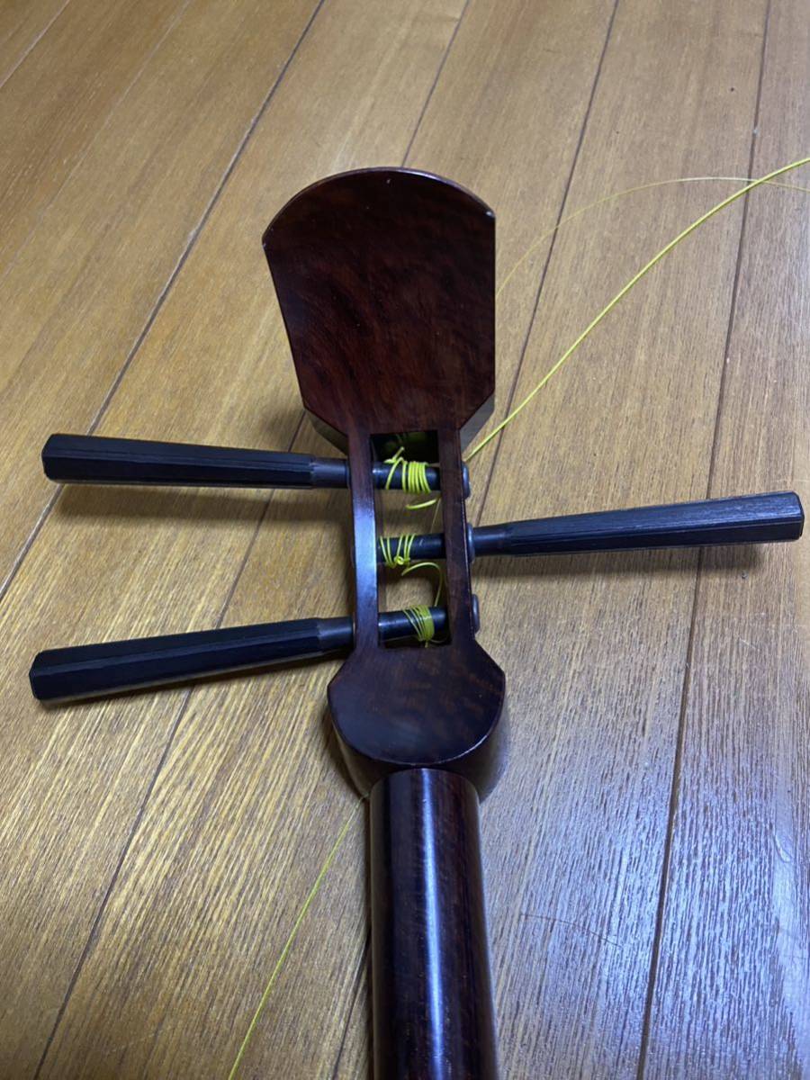 三味線 紅木 子持ち綾杉胴 金細 中棹 | トチ 二段溝 2026