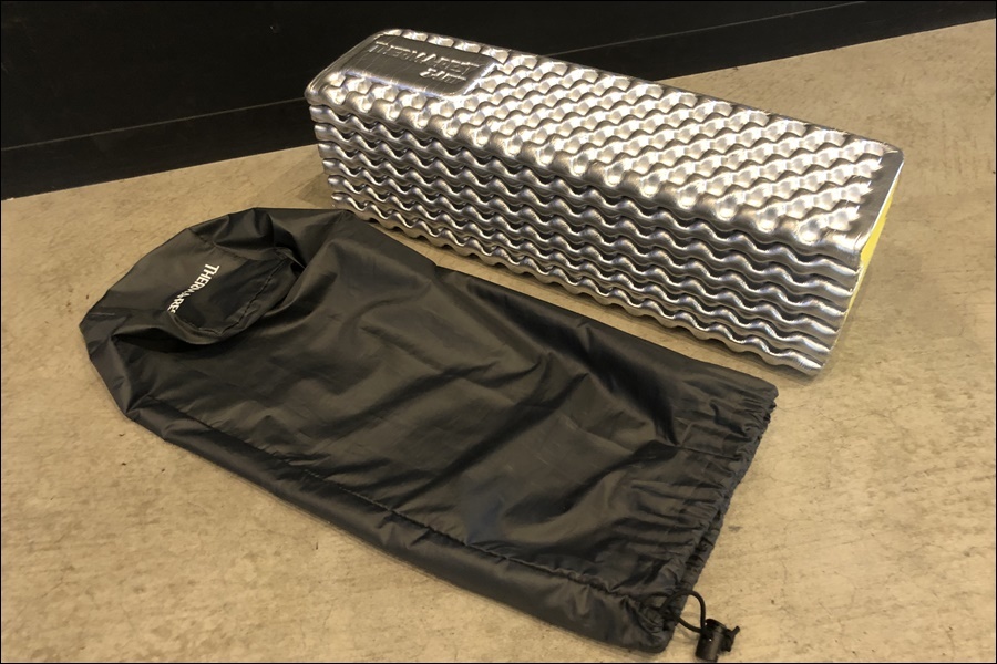 東京 THERMAREST サーマレスト Zライト ソル ZLITE SOL シルバー レモン スモール(マット)｜売買されたオークション