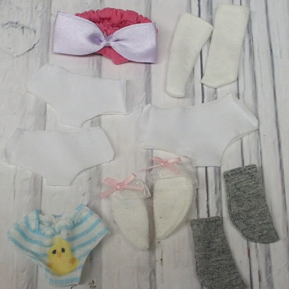 m001 E リカちゃん グッズ 17点まとめ ローラースケート ブーツ パンプス　ストラップシューズ 下着 靴下 着せ替え 小物_2