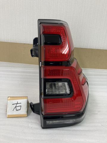美品 ランドクルーザープラド CBA-TRJ150W 右テールランプ 磨き済み