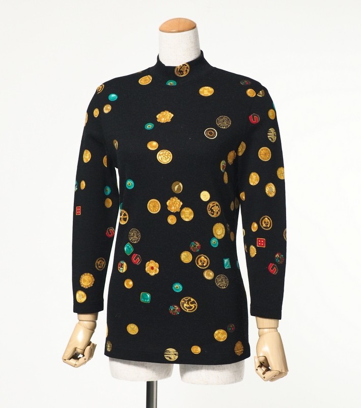 TF7238●レオナール/LEONARD*ハイネックカットソー*セーター*長袖*ボタン柄*ブラック系*黒系